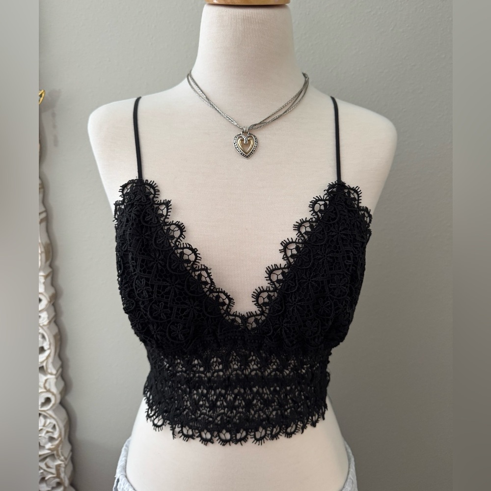 Charo Ruiz Elegante Lace Cropped Cami Top